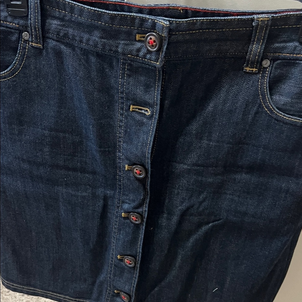 Stylish Men's Indigo Button-Up Jeans